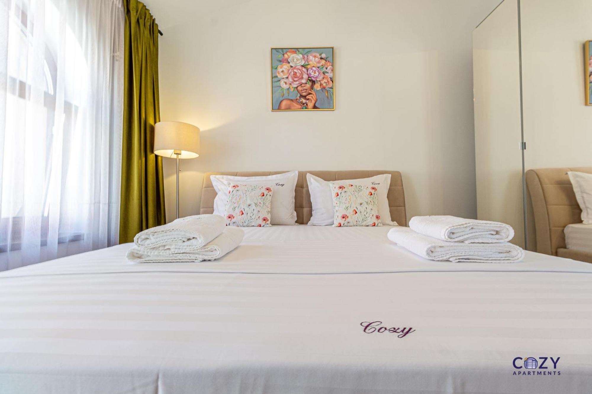 Cozy Brand New Boutique Aparthotel Brasov Bagian luar foto