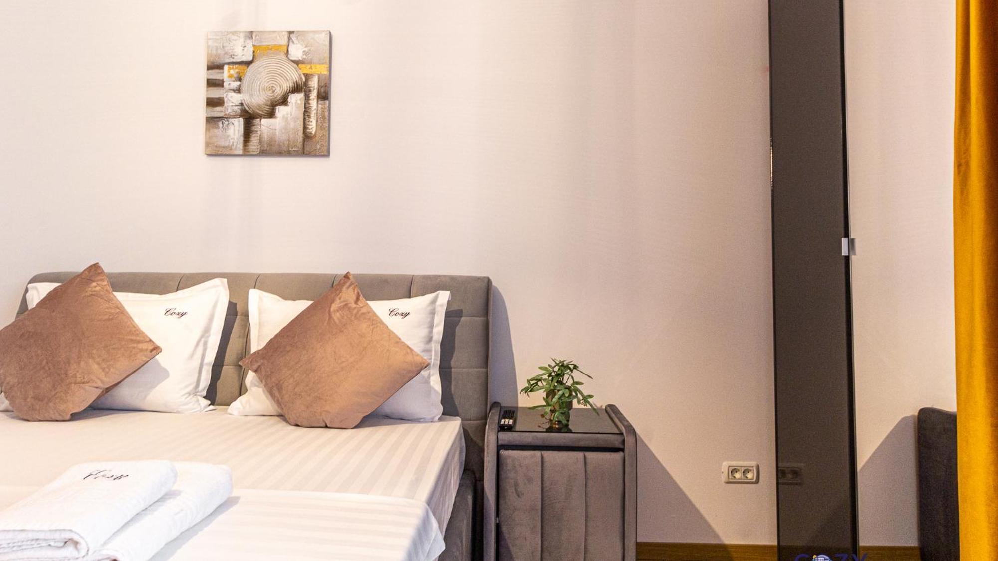 Cozy Brand New Boutique Aparthotel Brasov Bagian luar foto