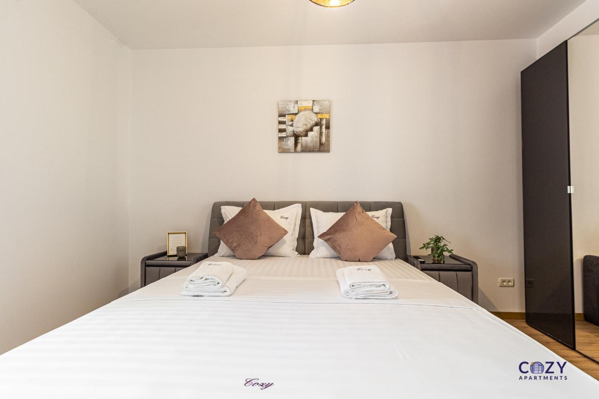 Cozy Brand New Boutique Aparthotel Brasov Bagian luar foto